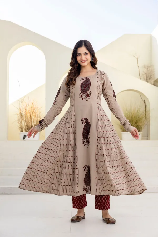 Elegant_Beige_Printed_Cotton_Kurta_Set_with_Dupatta_for_Women