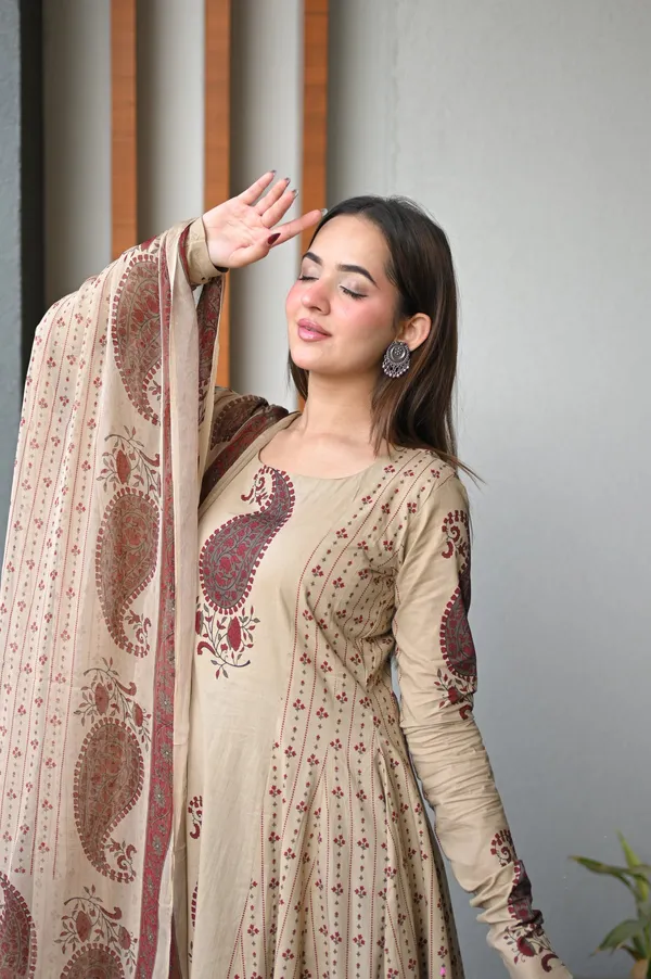 Elegant_Beige_Printed_Cotton_Kurta_Set_with_Dupatta_for_Women
