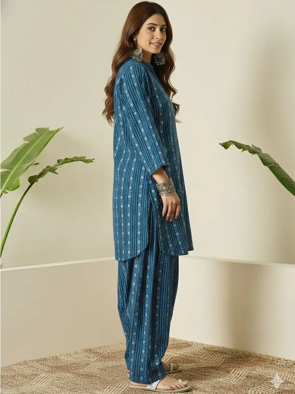 Indigo_Blue_Printed_Straight_Kurta_Pant_Set