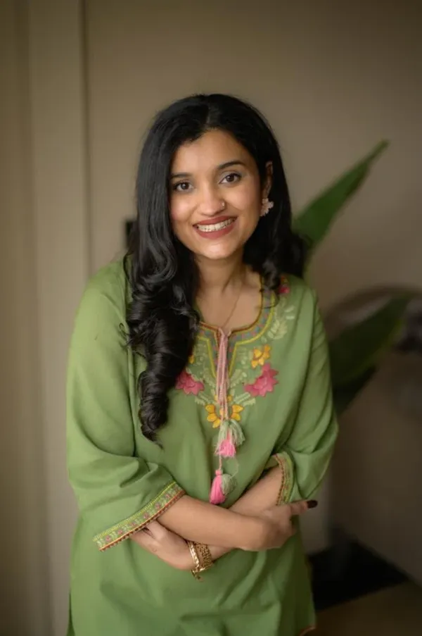 Meadow_Green_Embroidered_Kurta_Set_with_Straight_Pants