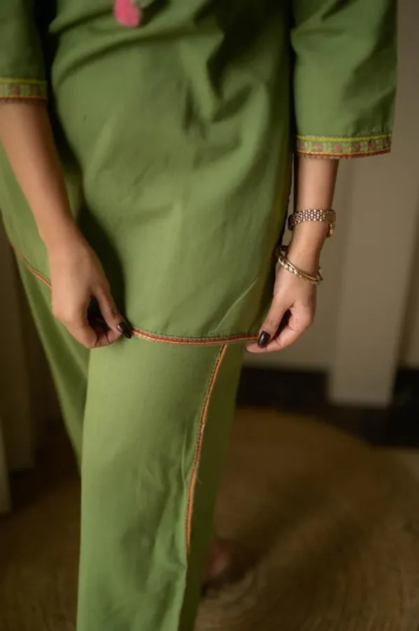 Meadow_Green_Embroidered_Kurta_Set_with_Straight_Pants