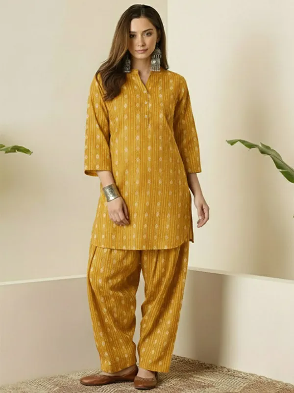 Mustard_Yellow_Printed_Straight_Kurta_Pant_Set