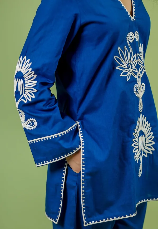 Royal_Blue_Embroidered_Kurta_Palazzo_Set_with_White_Floral_Thread_Work