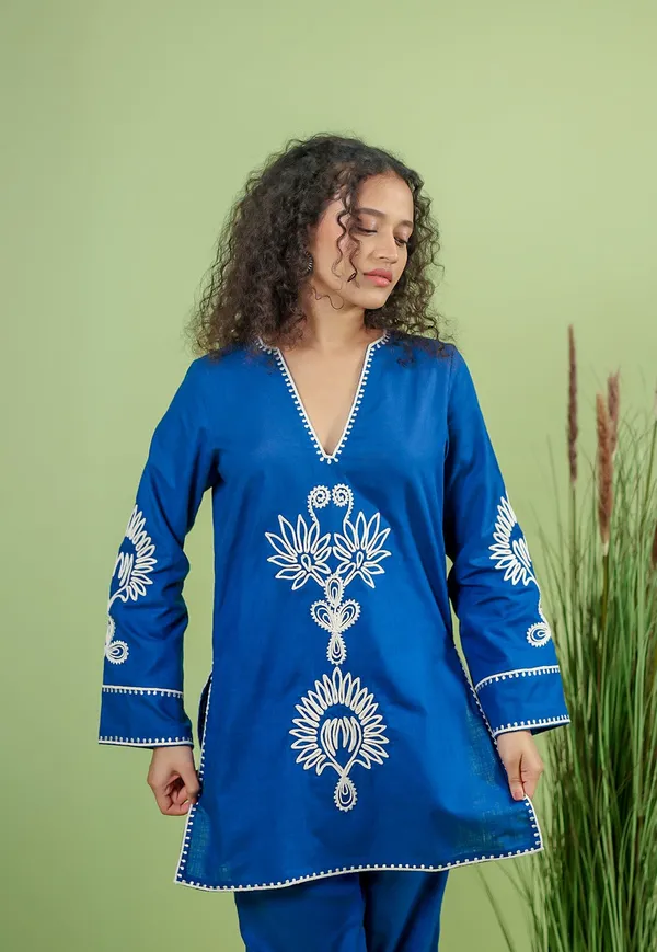 Royal_Blue_Embroidered_Kurta_Palazzo_Set_with_White_Floral_Thread_Work
