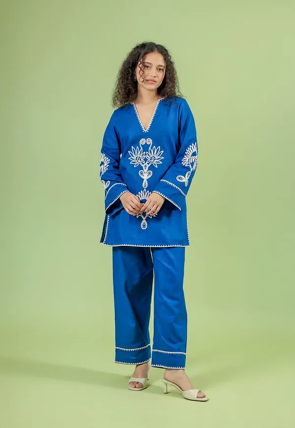 Royal_Blue_Embroidered_Kurta_Palazzo_Set_with_White_Floral_Thread_Work