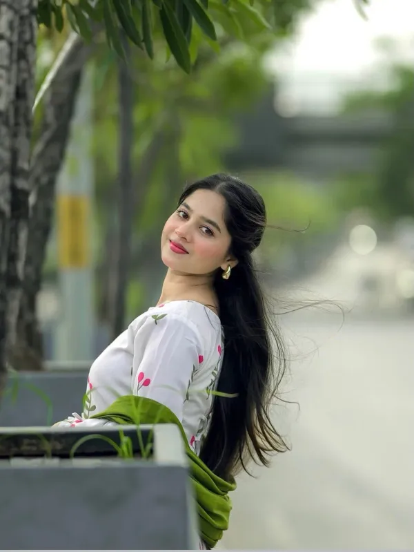 Women’s_White_Floral_Printed_Kurta_Palazzo_Set_with_Green_Dupatta