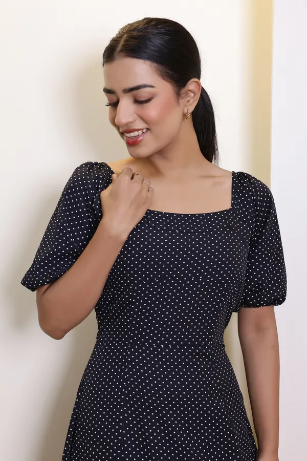 Black_Polyester_Crepe_Scarlet_Dress_For_Women