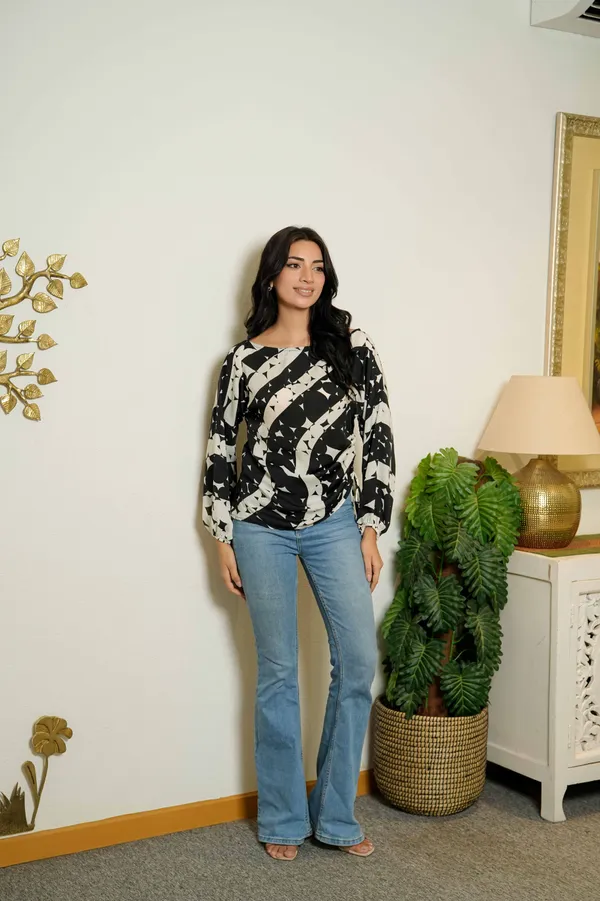 Monochrome_Asymmetric_Top