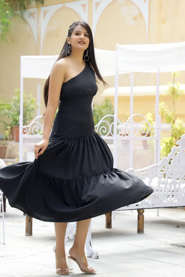 Black_Crepe__Rhea_Midi_Dress_For_Women