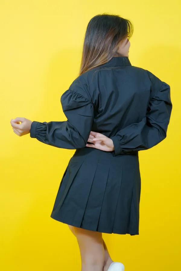 Black_Cotton_Blend_Full_Sleeve_Solid_Hip_Length_Oversized_Fit_Shirt_For_Women
