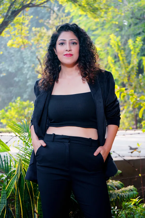 Black_Velvet_Solid_Relaxed_Fit_Long_Sleeves_Single_Breasted_Blazer_For_Women_&_Girls