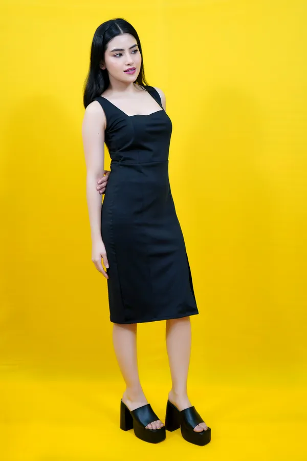 Solid_Black_Lycra_Blend_Sweetheart_Neck_Sleeveless_Knee_Length_Bodycon_Dress_For_Women