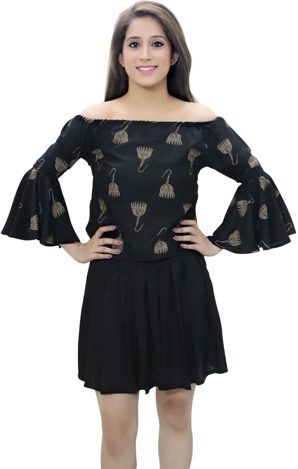 Black_Casual_Bell_Sleeve_Printed_Tops_For_Women