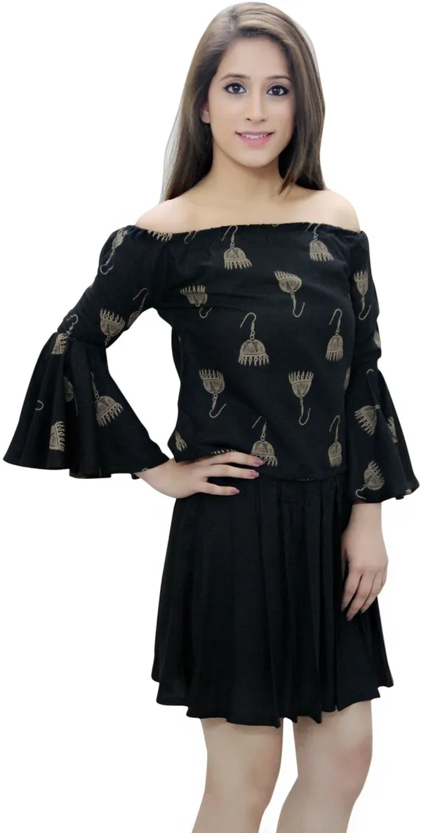 Black_Casual_Bell_Sleeve_Printed_Tops_For_Women