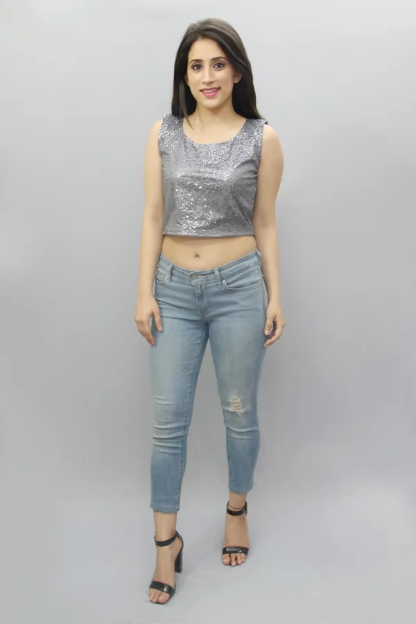 Grey_Casual_Sleeveless_Embellished_Tops_For_Women