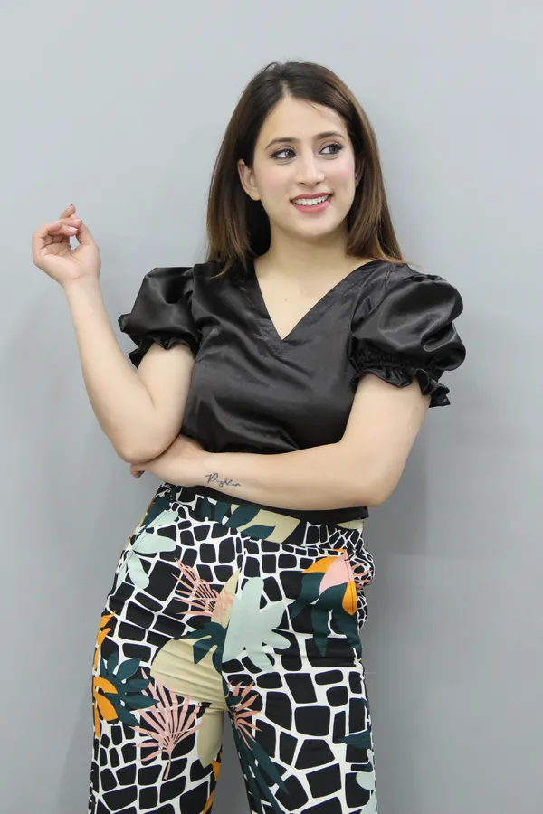 Black_Casual_Solid_Tops_For_Women