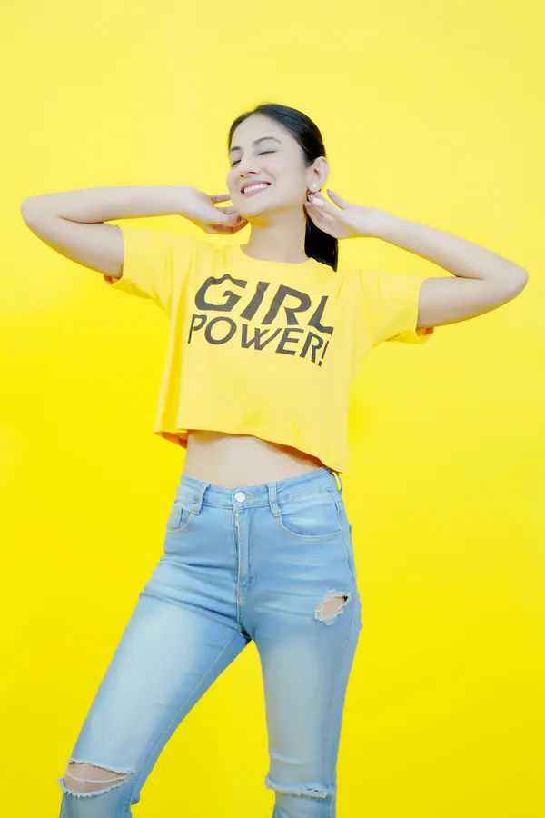 Yellow_Polycotton_Sporty_Short_Sleeve_Round_Neck_Comfort_Fit_Crop_T_Shirt_For_Women