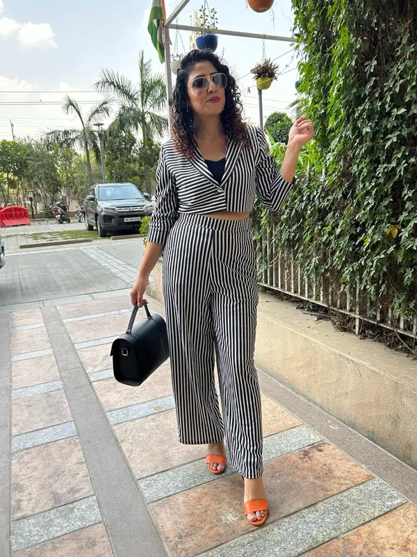 Black_And_White_Imported_Lycra_Regular_Fit_Blazer_&_Pant_Set_For_Women_&_Girls