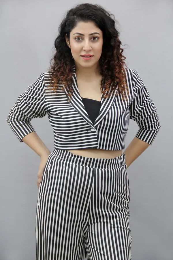 Black_And_White_Imported_Lycra_Regular_Fit_Blazer_&_Pant_Set_For_Women_&_Girls