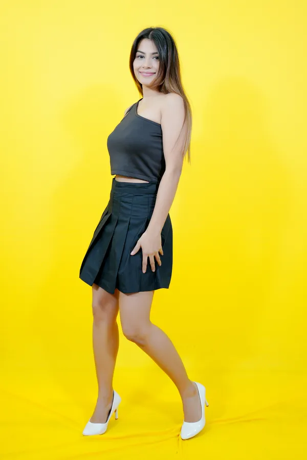 Black_Solid_Cotton_Blend_Pleated_Mini/Short__Regular_Skirt_For_Women