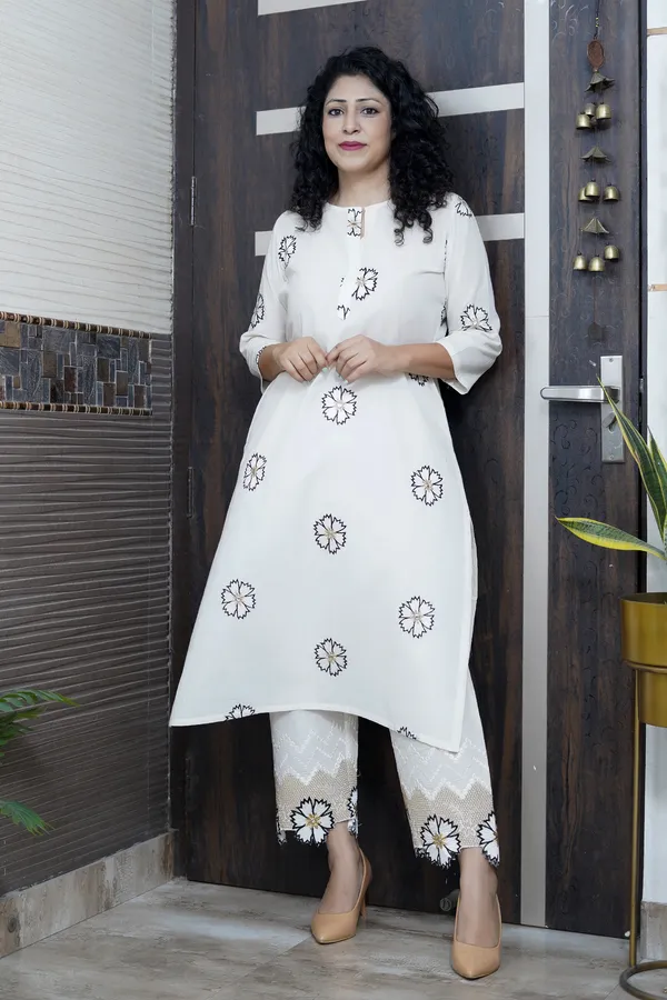 Beige_Color_Embroidered_Linen_Co-Ord_Set_For_Women