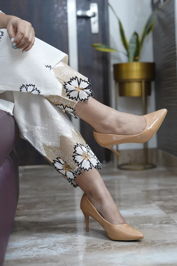 Beige_Color_Embroidered_Linen_Co-Ord_Set_For_Women