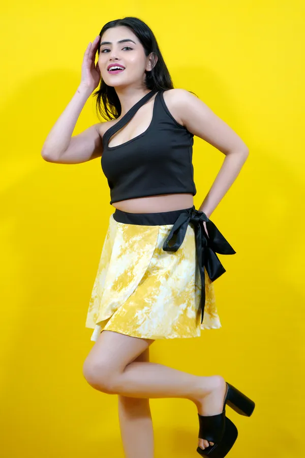 Yellow_Printed_Cotton_Blend_Layered_Mini/Short__Regular_Skirt_For_Women