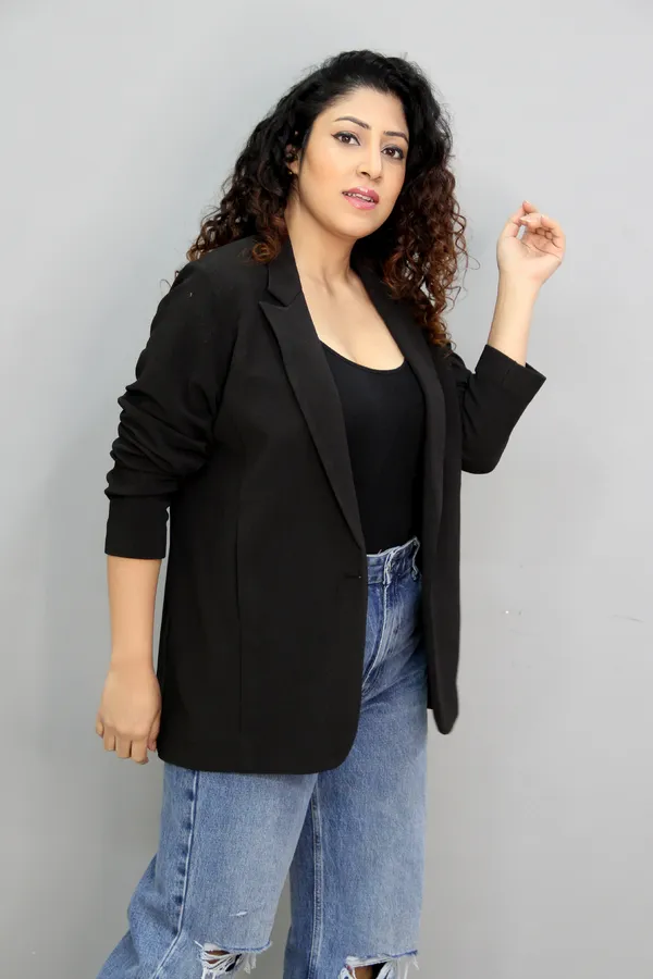 Black_Lycra_Blend_Solid_Relaxed_Fit_Long_Sleeves_Single_Breasted_Blazer_For_Women_&_Girls