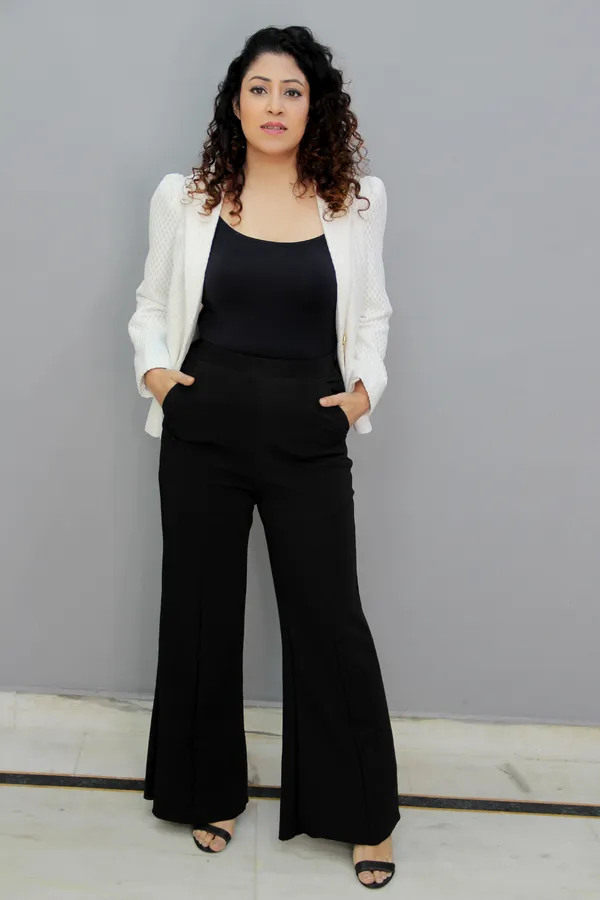 White_Lycra_Blend_Solid_Relaxed_Fit_Long_Sleeves_Single_Breasted_Blazer_For_Women_&_Girls