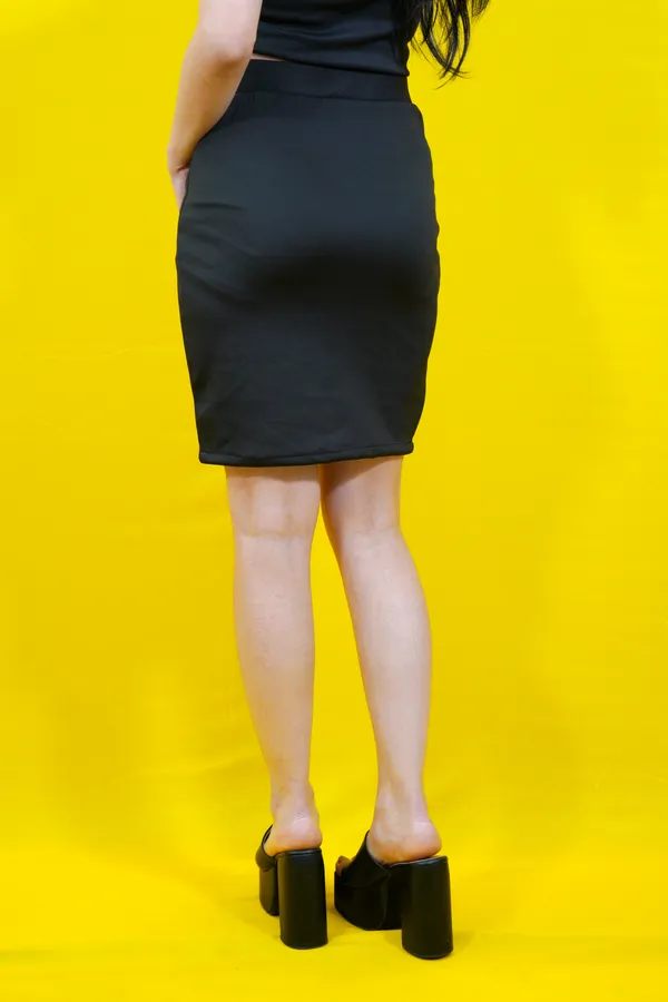 Women_Solid_Tube_Black_Skirt