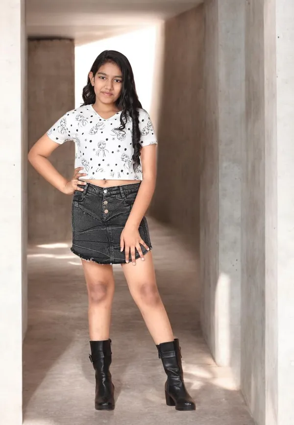 White_Printed_Cotton_Jersay_Casual_Crop_Top_For_Girls
