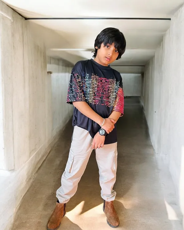 Black_Solid_Poly-Matty_Casual_T-Shirt_For_Boys