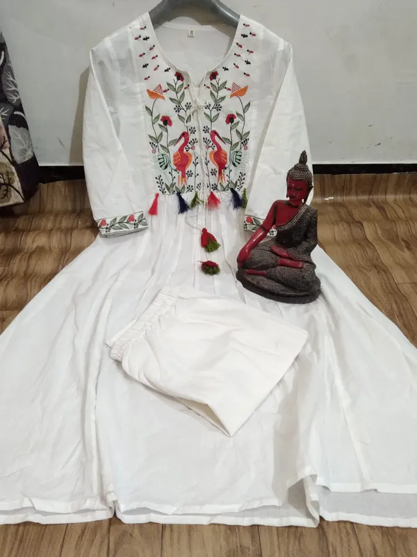 Stylish_pure_cotton_embroidered_kurta_set_with_chic_pleating_and_handcrafted_yoke_detailing