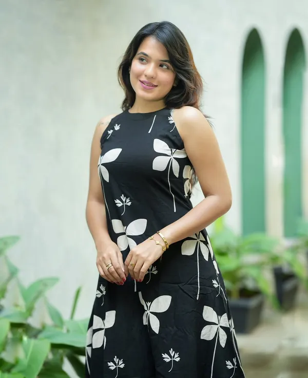 chic_Printed_A-Line_Halter_Neck_Kurta_Palazzo_Set