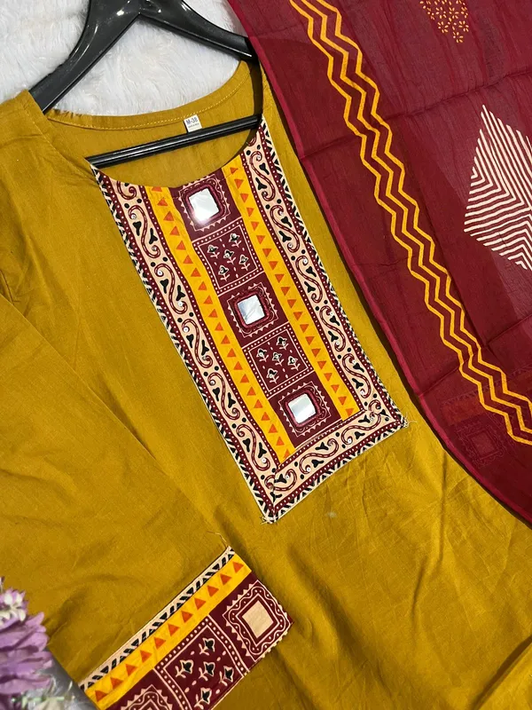 Women_Printed_Cotton_Kurta_Pant_Dupatta_Set