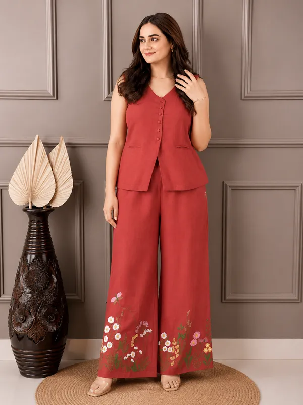 Stylish_cotton_slub_embroidered_co-ord_set_with_tailored_silhouette_and_functional_detailing