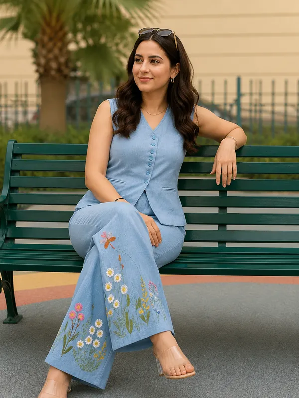 Stylish_cotton_slub_embroidered_co-ord_set_with_tailored_silhouette_and_functional_detailing