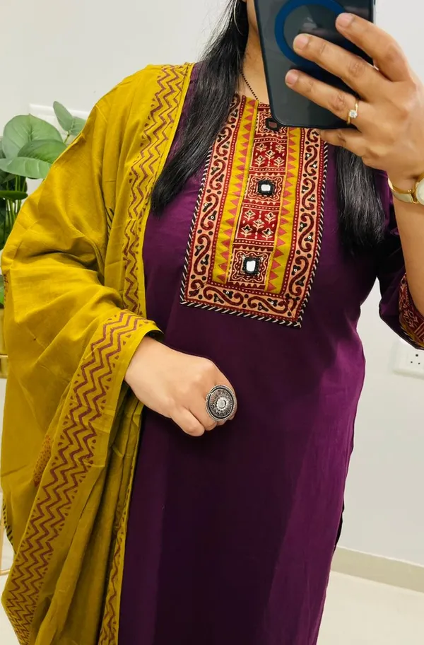 Women_Printed_Cotton_Kurta_Pant_Dupatta_Set