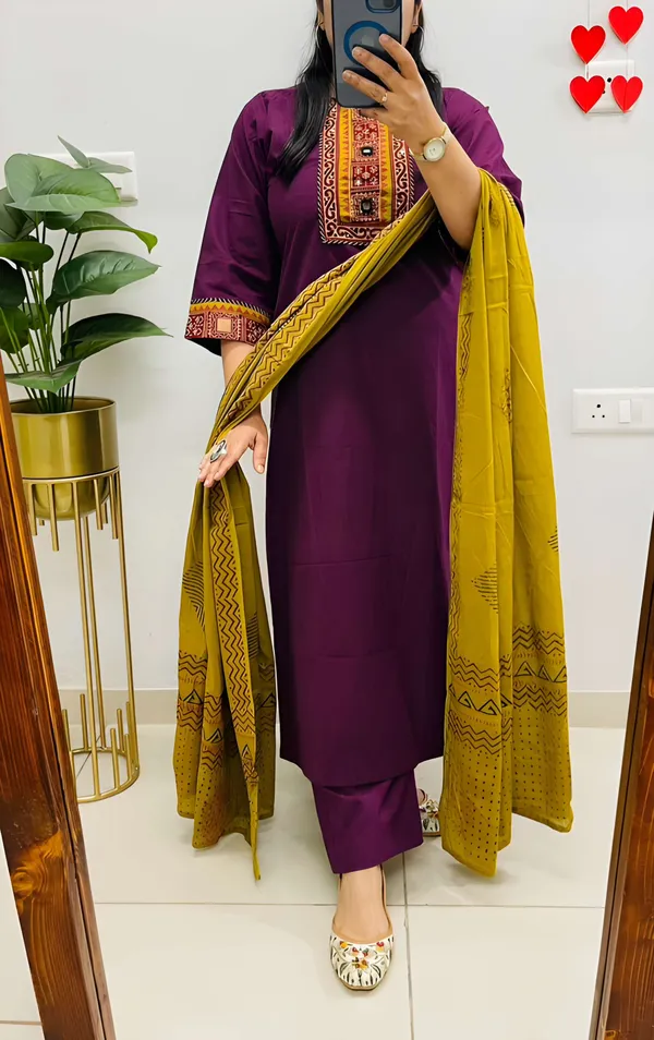 Women_Printed_Cotton_Kurta_Pant_Dupatta_Set