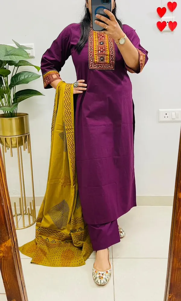 Women_Printed_Cotton_Kurta_Pant_Dupatta_Set