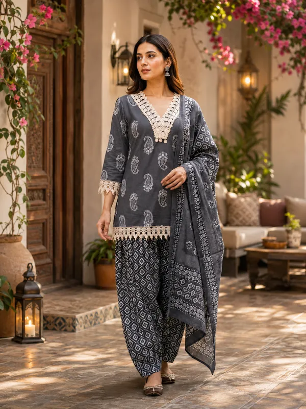 Stylish_Cotton_Kurta_Palazzo_Set_with_Dupatta_and_Lace_Detailing