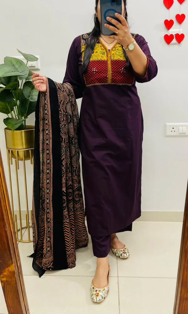 Women_Printed_Cotton_Kurta_Pant_Dupatta_Set