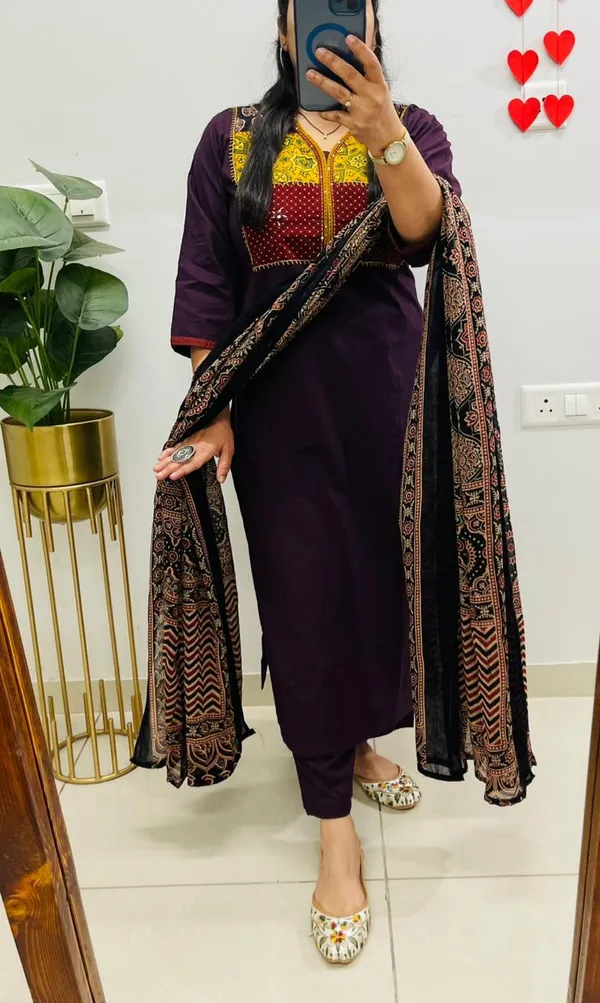Women_Printed_Cotton_Kurta_Pant_Dupatta_Set