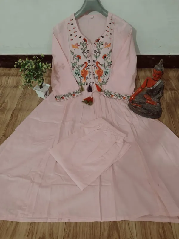 Stylish_pure_cotton_embroidered_kurta_set_with_chic_pleating_and_handcrafted_yoke_detailing