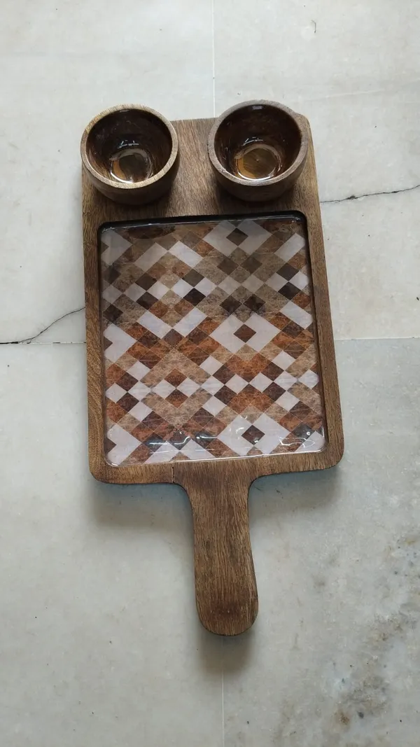 Checkered_Serving_Platter_with_2_Dip_Bowls