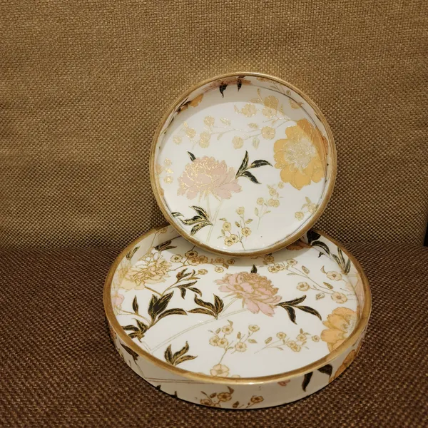 Pack_of_2_White_Flower_Round_Wooden_Handicraft_Trays
