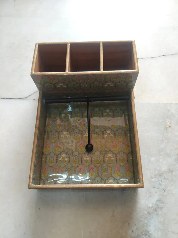 Royal_Bouquet_Cutlery_+_Napkin_Holder
