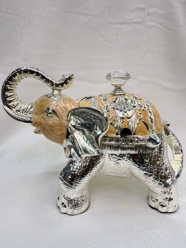 Royal_Elephant_Refreshment_Box