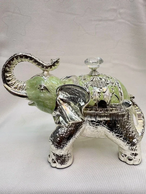 Royal_Elephant_Refreshment_Box
