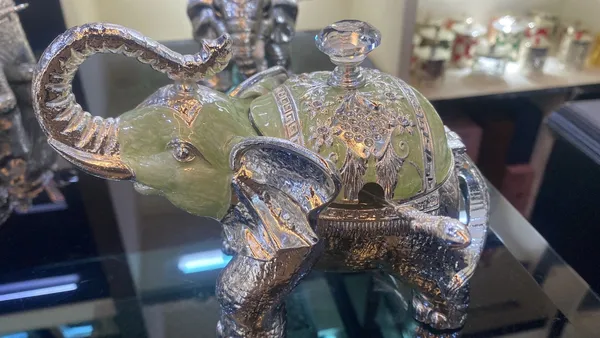 Royal_Elephant_Refreshment_Box